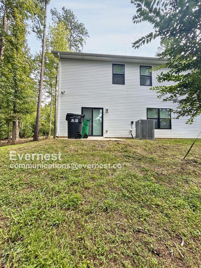 Building Photo - 3621 Quail Dr