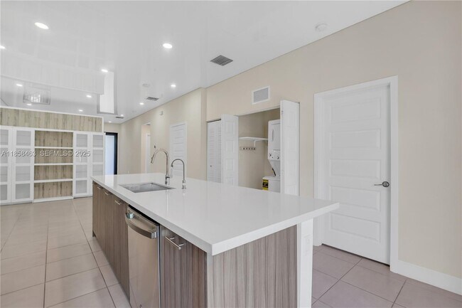 Building Photo - 8151 NW 104th Ave