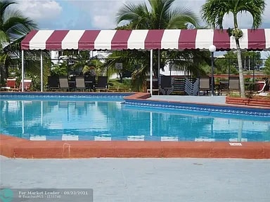 Building Photo - 20337 NE 2nd Ave