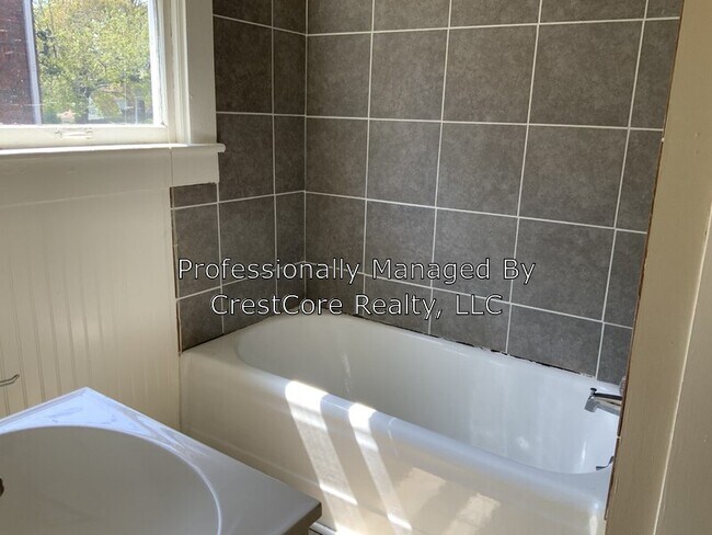 Building Photo - 132 Terrace Pl