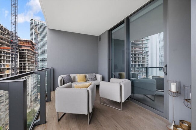 Building Photo - 88 SW 7th St