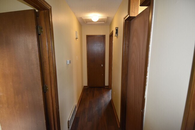 Building Photo - Charming 3-Bedroom Home in Cordova-Comfort & Convenience!