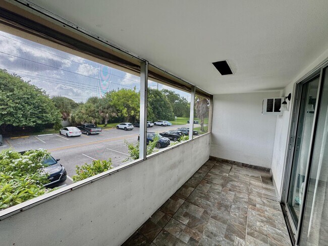 Building Photo - 67 Upminster Crescent