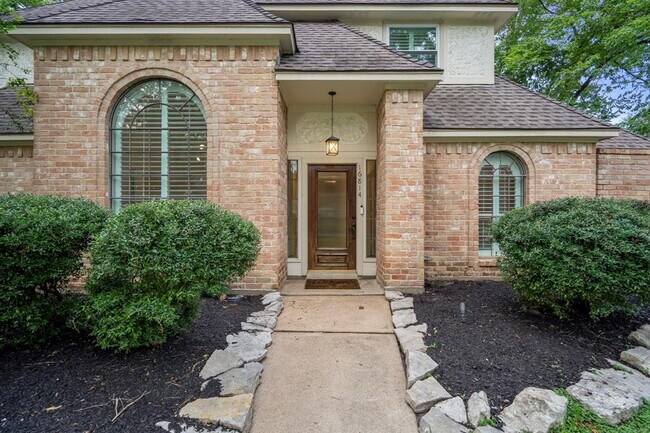 Building Photo - 16814 Windypine Dr