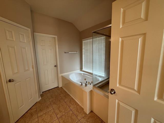 Building Photo - 9904 Sourwood Dr