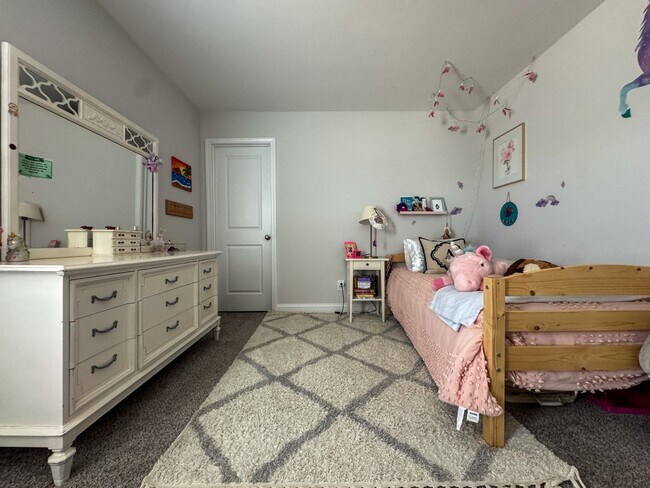 Building Photo - Stunning 4 Bed 2.5 Bath Home in Cameron with Fenced Yard