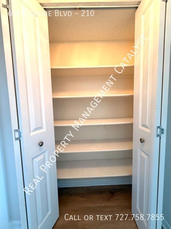 Building Photo - 6020 Shore Blvd S