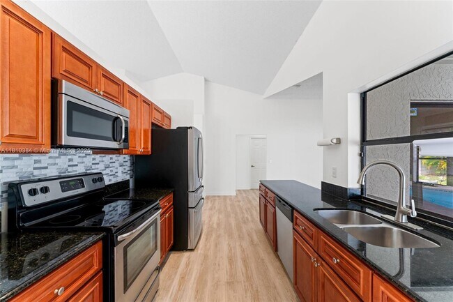 Building Photo - 3561 SW Carmody St