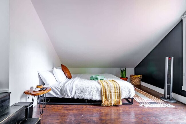 Building Photo - 241 W Water St