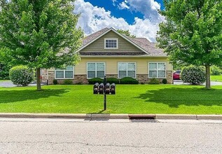 Building Photo - 5576 Bastian Blvd