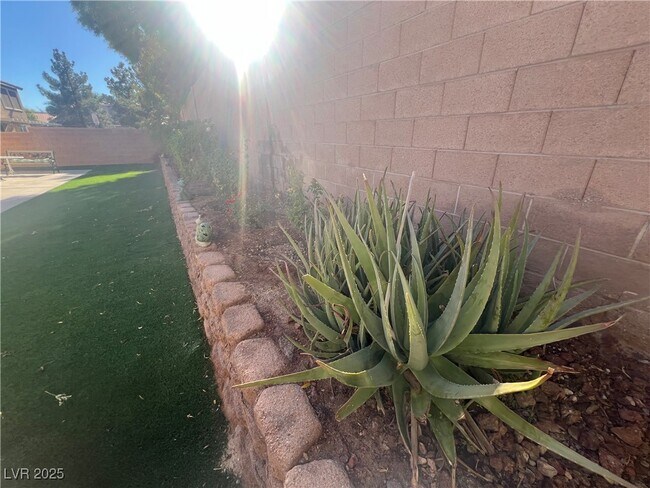 Building Photo - 6625 N Arbor Bluff Ct