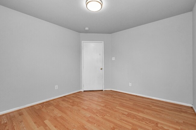 Building Photo - 8914 Dirby St