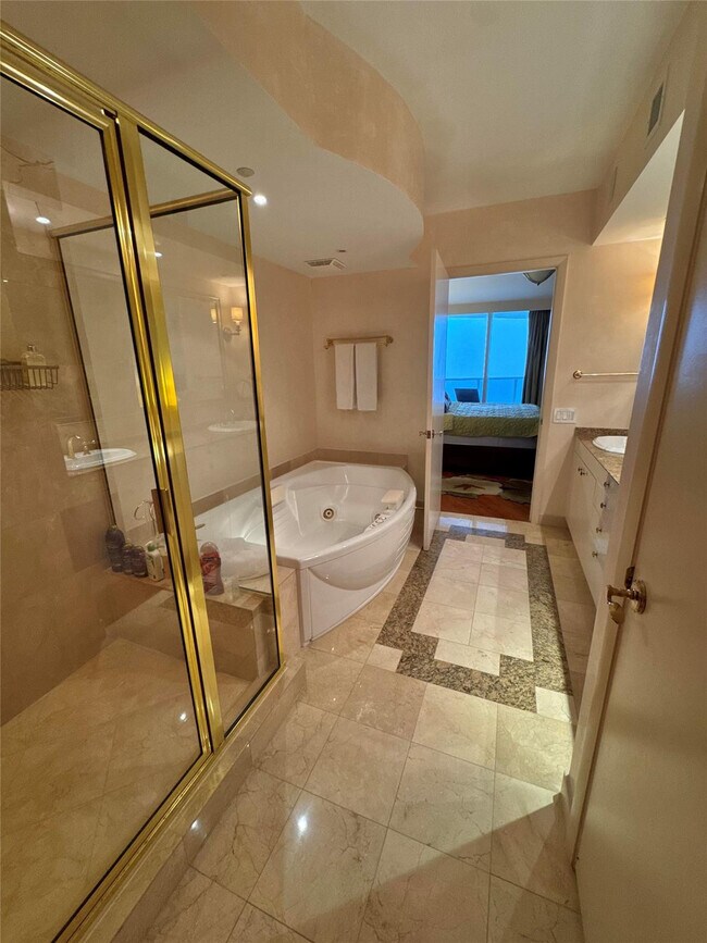 Building Photo - 19111 Collins Ave