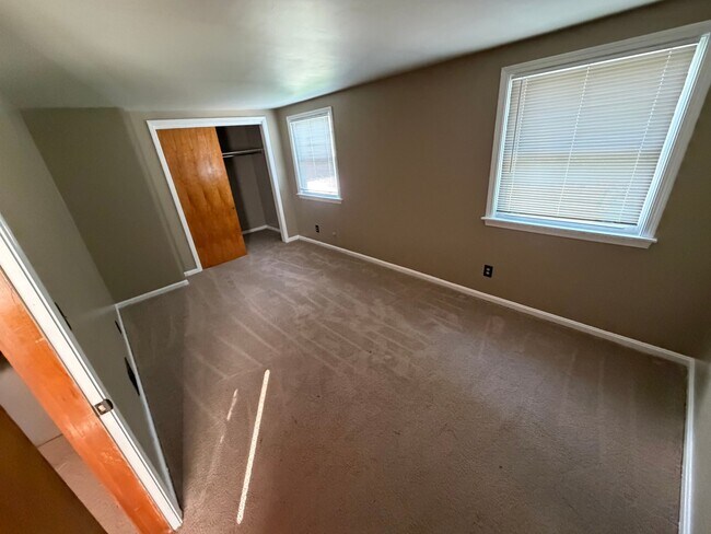 Building Photo - 8508 Perry Rd