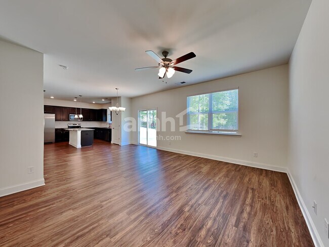 Building Photo - 504 Cash Circle