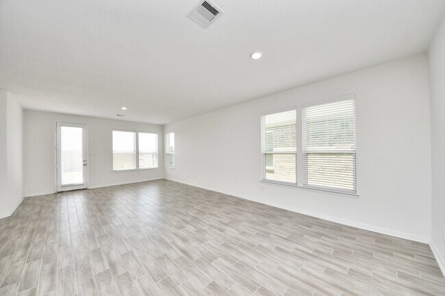 Building Photo - 1270 Glendora Dr