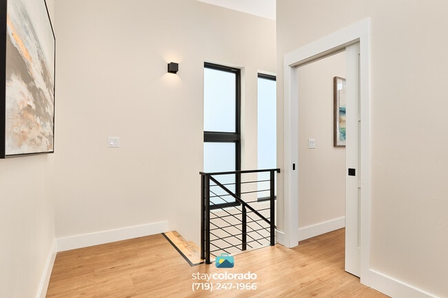 Glenn St - Upper Hall - 2248 Glenn St