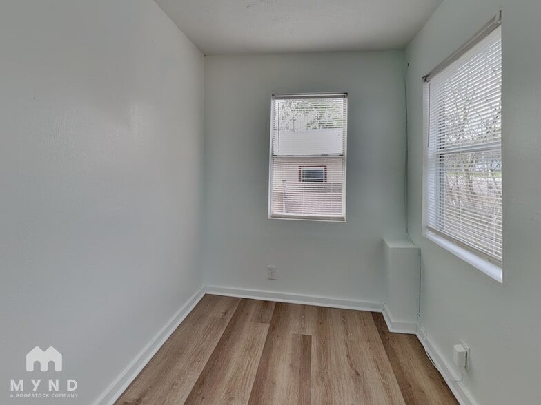 Building Photo - 2184 W 45th St