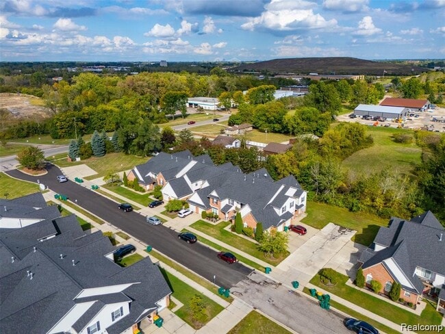 Building Photo - 17157 Higdon Dr