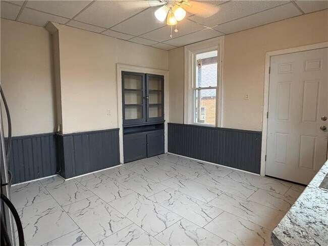 Building Photo - 1700 5th Ave