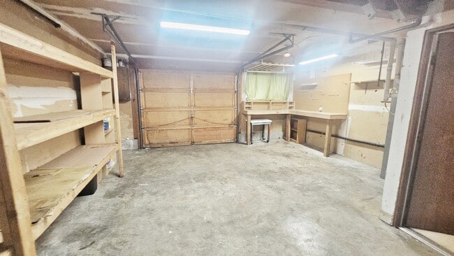 Building Photo - Charming 4 Bed 2 Bath Home in Wedgewood