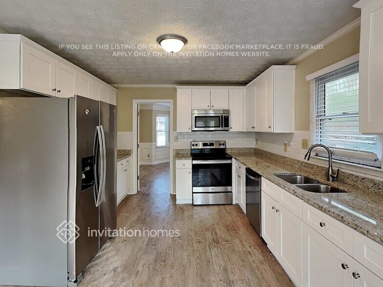 Building Photo - 943 Rockcrest Ct