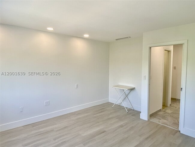 Building Photo - 255 Galen Dr