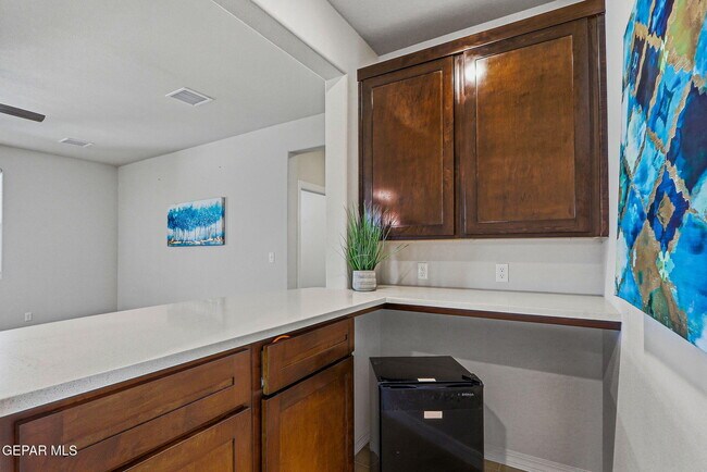 Building Photo - 7509 Enchanted Pk Dr