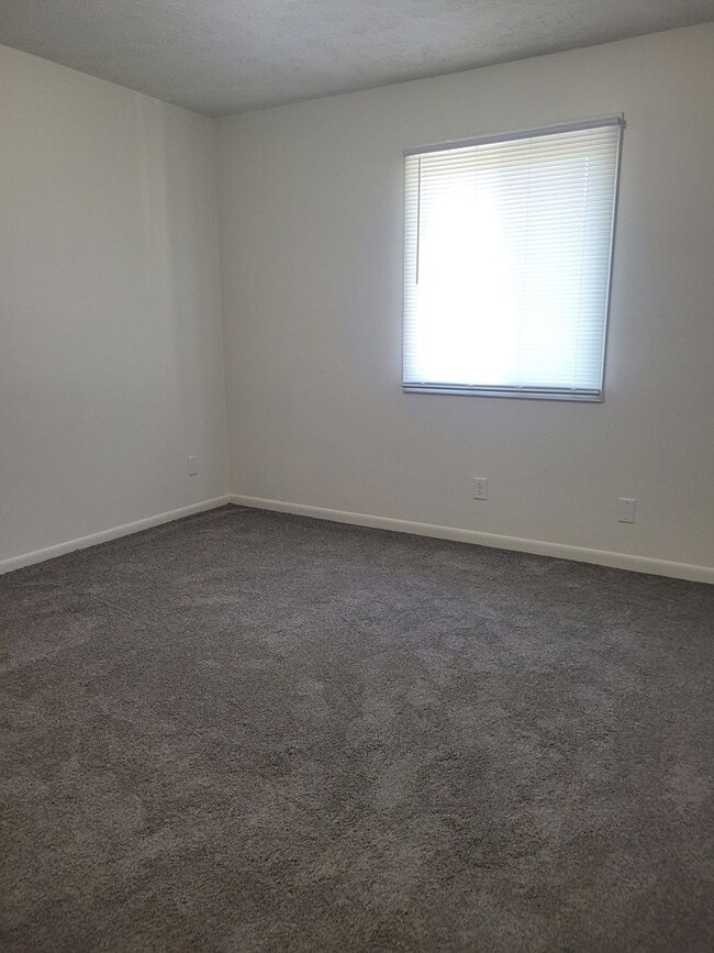 Building Photo - Spacious 3 Bedroom! Coming Soon!