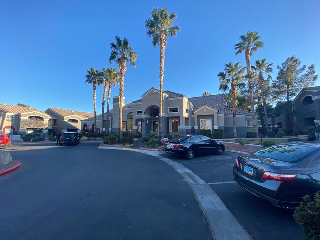 Building Photo - SW!! First floor unit with Balcony!! Gated!! Clubhouse!!  Community pool!! Spa!! Exercise Room!! ...