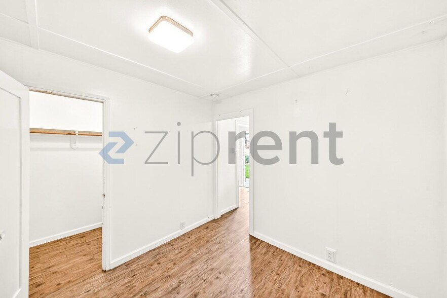 Building Photo - 1113 N Sparks St