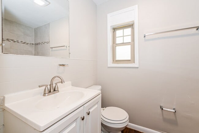 Building Photo - 3041 Detroit Cir N