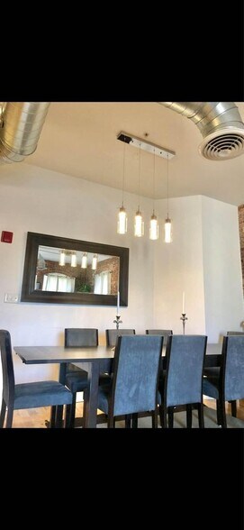 Building Photo - 88 Franklin St