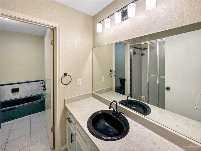 Building Photo - 22 S Casa Linda St