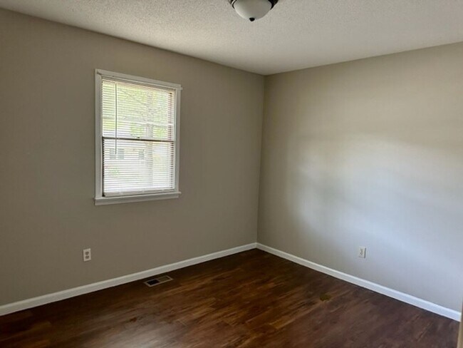 Building Photo - 3 RR 2 BA in Troy, MO