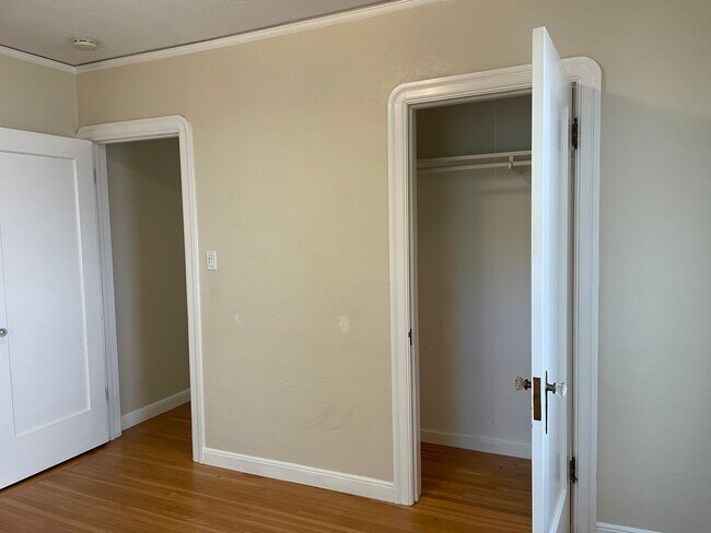Building Photo - 6 Month Lease on a Two-Bedroom 1 Bathroom East Sacramento Home