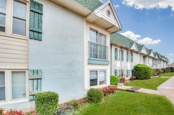 Building Photo - Garland Square Apartments