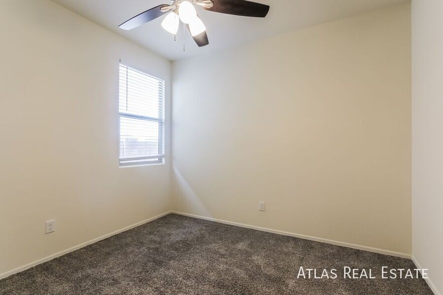 Building Photo - 13038 N Murray Dr