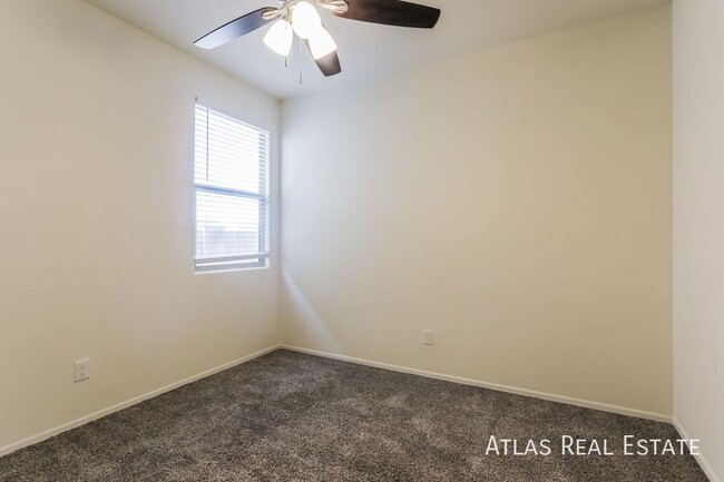 Building Photo - 13038 N Murray Dr