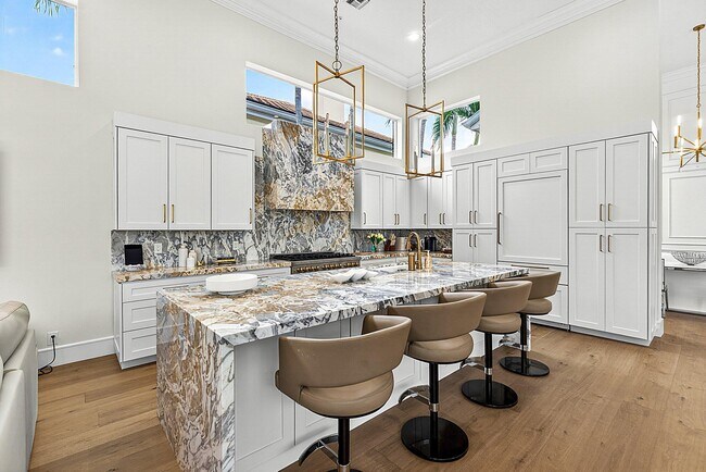 Building Photo - 1128 Crystal Dr