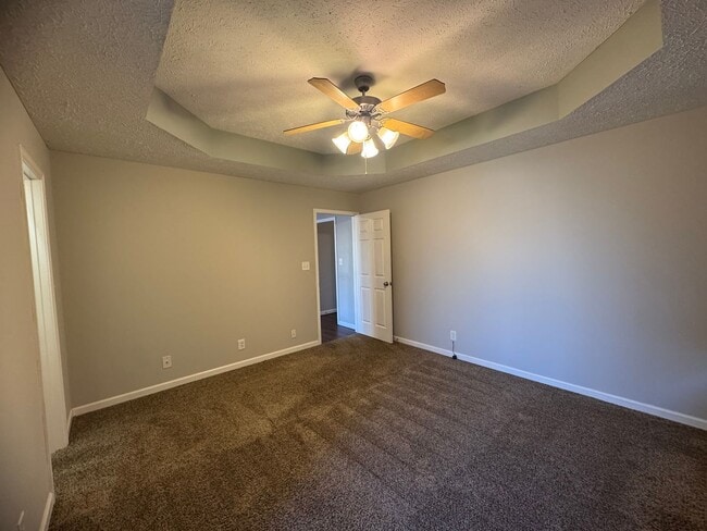 Building Photo - Beautiful Single Family Home in Clarksville