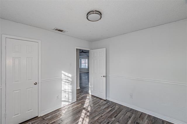 Building Photo - 2606 Hollow Bend