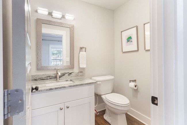 Building Photo - Gorgeous 4/3.5 w/ Bedroom on Main & Large,...