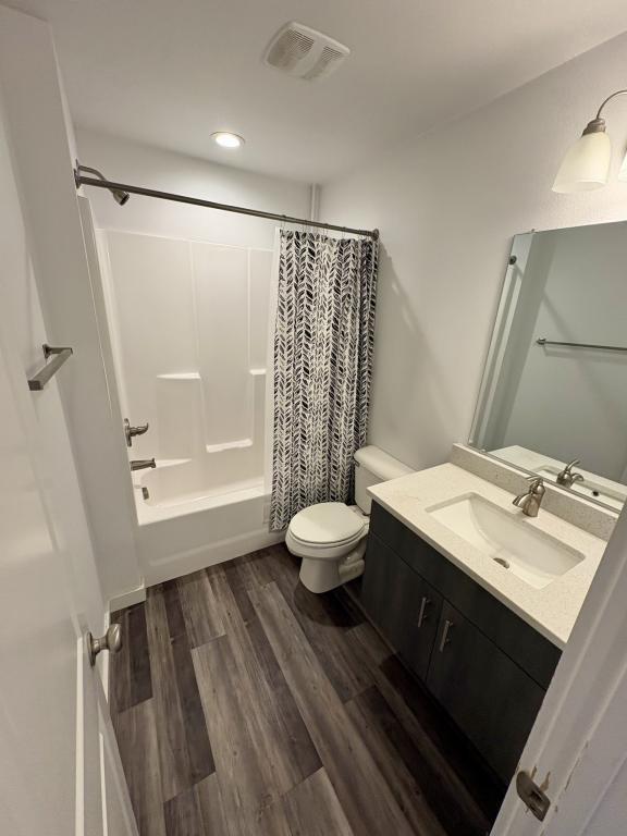 Building Photo - 628 N College St