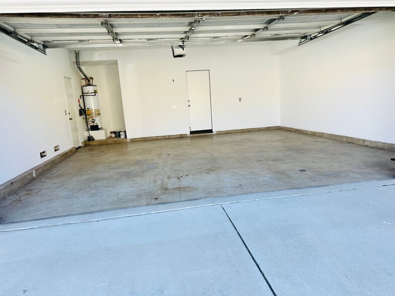 Building Photo - 807 Allen Dr