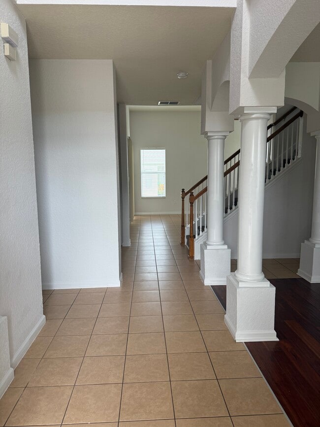 Building Photo - 2914 River Birch Dr
