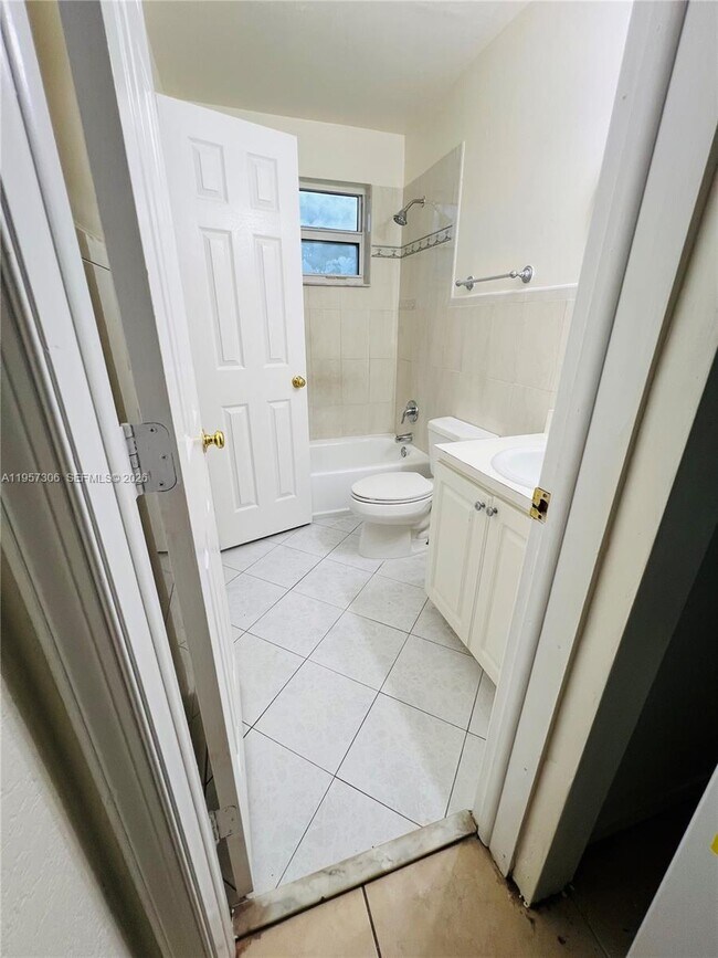 Building Photo - 2040 NW 89th Ave