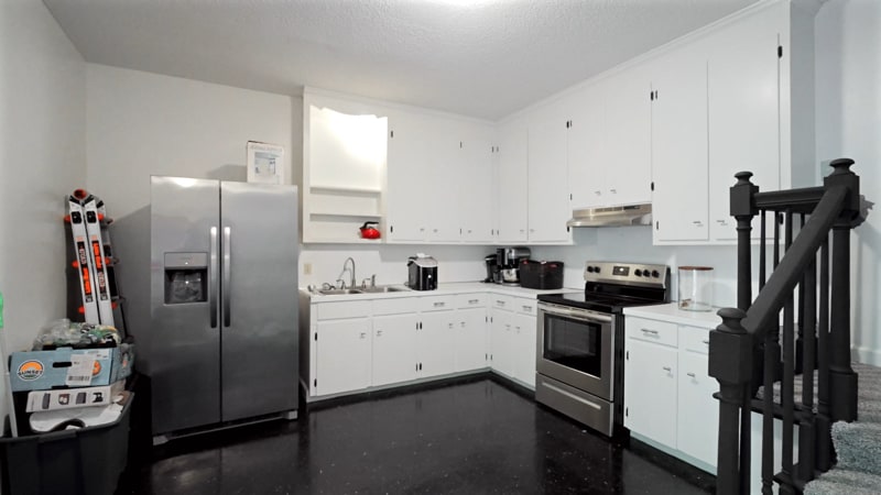 Building Photo - 307 W College Ave