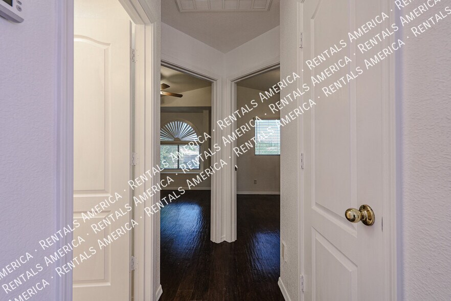 Building Photo - 3513 W Whispering Wind Dr