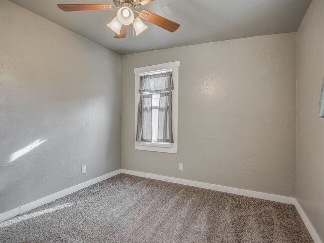 Building Photo - 1238 Iowa St